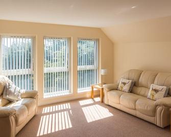 Spacious Apartment ideal for Families. - Wick - Soggiorno