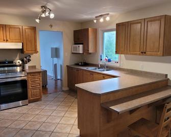 L'est Ontarien à son Meilleur! - Embrun - Kitchen