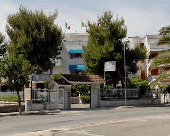 Hotel Cristalda - Vieste - Building