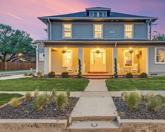 The Vanderbilt Mansion Apt 11 Near Downt - Denton - Edificio