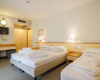 Club Hotel e Residence La Vela - Nago–Torbole - Yatak Odası