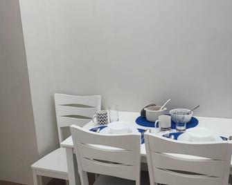 1 BR unit w/Balcony located in prime location in Pasay mall of Asia near airport - Pasay - Dining room