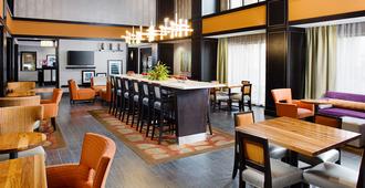 Hampton Inn & Suites Lansing West - Lansing - Ravintola