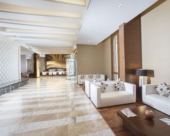 Ramee Rose Hotel - מאנאמה - לובי