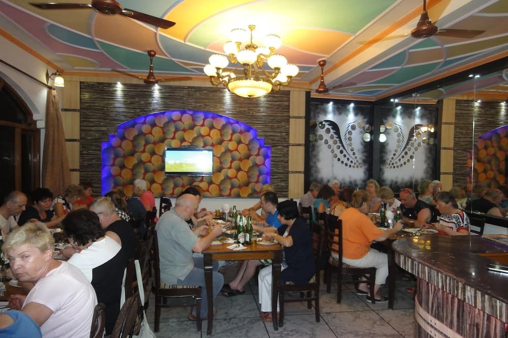 Hotel Taj Plaza, Vip Road, Agra - אגרה - מסעדה