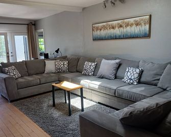 Elite Coastal Area / Cozy Loma Portal Home / 3 Bd / 3 Ba / Canyon View/Near All - San Diego - Vardagsrum
