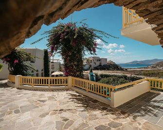 Proteas Hotel & Suites - Agios Prokopios