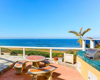 Contemporary Cliffside Getaway With Ocean Front Patio - San Diego - Balcony