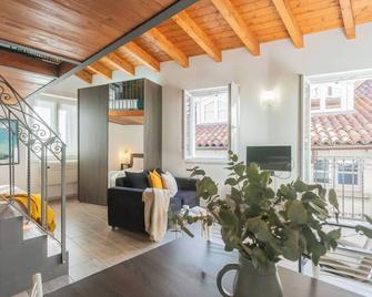 Domus in Como by Rent All Como - Como - Stue
