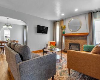 Quiet Downtown Marion House - Marion (Verenigde Staten) - Huiskamer