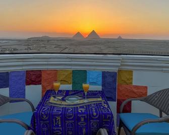Atlantis pyramids Inn new - Giza - Balkon