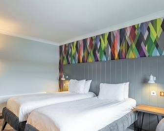 Village Hotel Cardiff - Cardiff - Bedroom
