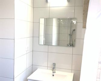 Gite du Grillen Colmar - Colmar - Bathroom