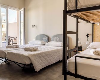 Piccolo Catalunya Hostel - Alghero - Camera da letto