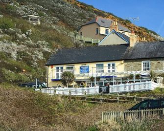 Large, Luxury, Holiday Cottage In Tresaith, Cardigan Bay, West Wales - Newcastle Emlyn - Building