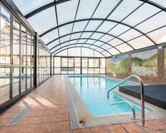 إل ريفوجيو دي أران فيلها أبارت هوتل - Viella - حوض السباحة