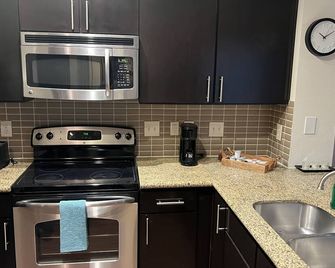 Luxury Midtown/ downtown apartment - Houston - Cocina