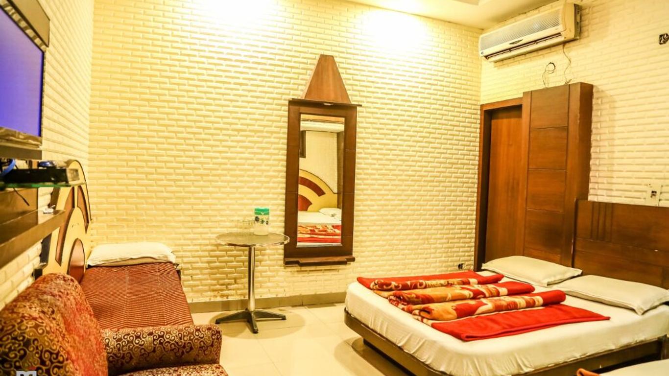 Hotel Glow Inn Paharganj-3 Mins Walk From New Delhi Railway Station