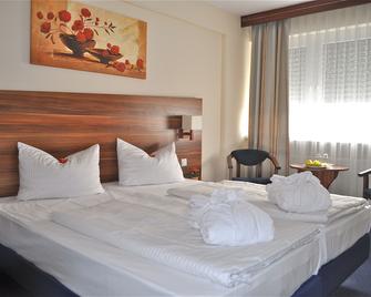 Savoy Hotel - Francoforte - Camera da letto