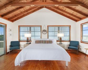 2 Bedroom 2 Bathroom Home with Private Pool Walking Distance to a Water View - Little Torch Key - Bedroom