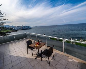 Dome Hotel - Kyrenia - Balcony