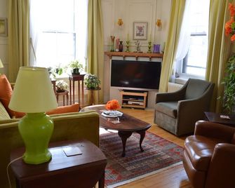 Magnificent apartment, light and tranquillity - Westmount - Living room