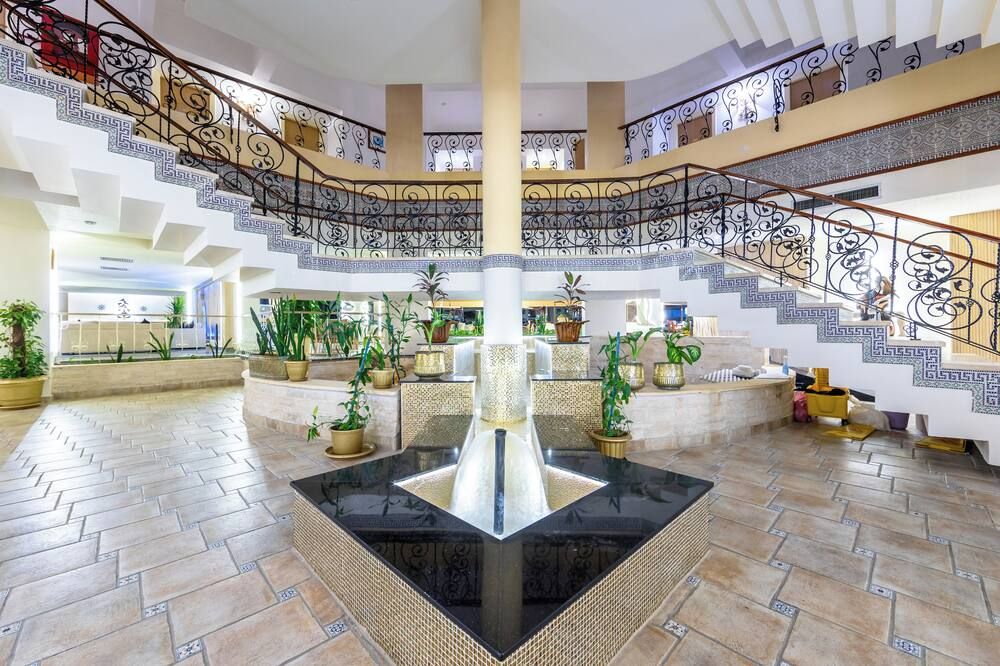 منتجع فلامنكو بيتش القصير