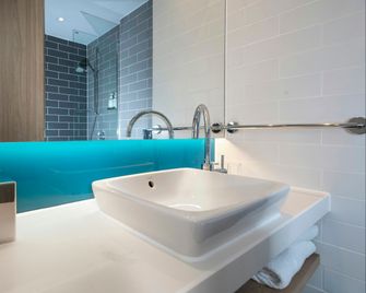 Holiday Inn Express Swindon City Centre By IHG - Swindon - Badkamer