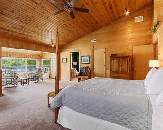 Spacious Waterfront Home on Lake Delavan |Pier |Fire Pit |Deck |Retreat for Family, Friends or Work - Delavan - Ložnice