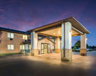 Best Western Mt. Pleasant Inn - Mount Pleasant - Gebäude