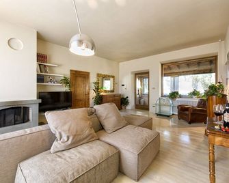 Drogheria e Locanda Franci - Montalcino - Sala de estar