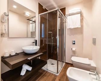 Hotel Meublé Moderno - Laveno-Mombello