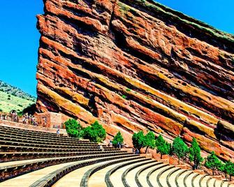 Cozy 1-bedroom 1-bath Suite, with WiFi in charming Morrison near Red Rocks! - Morrison