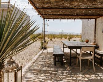 Willow House - Terlingua - Patio