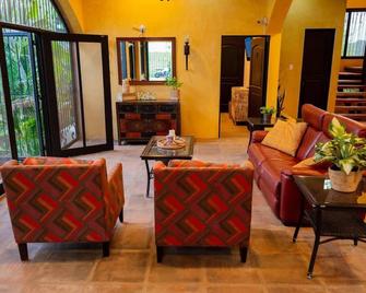 The Palm- A Luxury Villa - Retalhuleu - Sala de estar