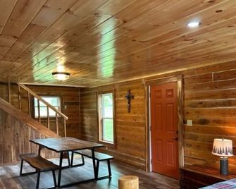 Three Oaks Cabin - A Log Cabin Just 3 Miles East of Jasper on Hwy 74E - Jasper - Dining room