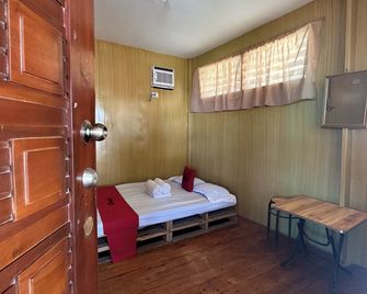Monaliza Surf Resort - San Juan