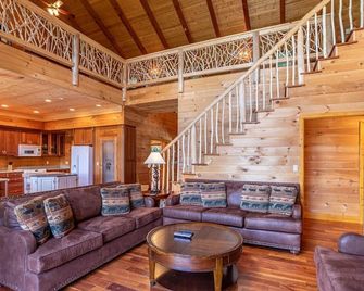 Sunset View Lodge - Elk Park - Living room