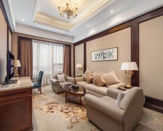 Tiantai International Hotel - Wuhu - Living room