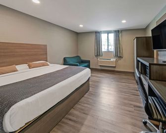 Americas Best Value Inn Foxboro - Foxborough - Slaapkamer