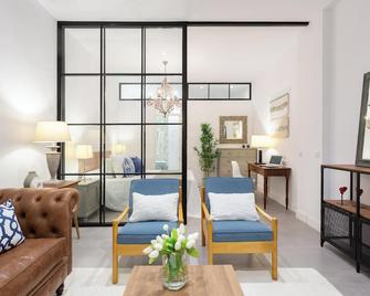 Apartamento Amplio y Acogedor en el centro de Chamberí - Madrid - Sala de estar