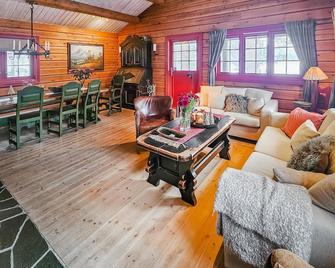 Amazing Home In Hovet With Sauna - Hovet - Sala de estar