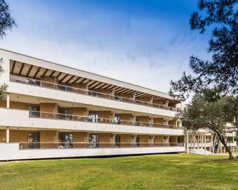 Residence Umag Plava Laguna - Umag - Building