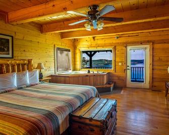 Sugar Ridge Resort - Eureka Springs - Bedroom