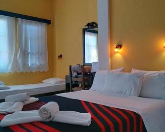 Anesis Hotel - Agios Ioannis - Slaapkamer