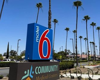 Motel 6 Lodi Ca - Lodi - Buiten zicht