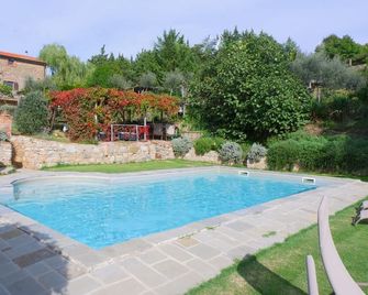 Farmhouse with Pool in a Village in Umbria Perfect for Groups and Families - Lisciano Niccone - Piscina