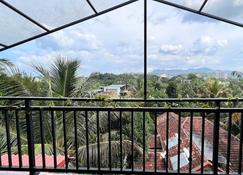Colonial Residence Kandy - Kandy - Balcony
