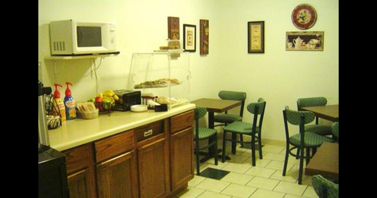 Ripon Welcome Inn & Suites in Ripon, the United States from $78: Deals ...