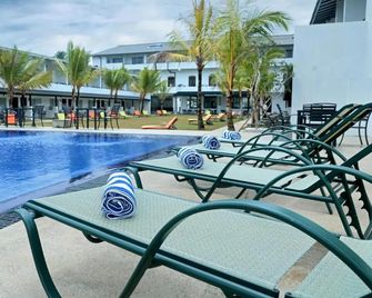 Coco Royal Beach Resort - Waskaduwa - Kalutara - Piscina